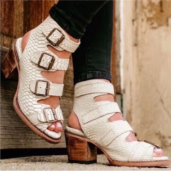 Freebird by Steven Shoes - Freebird by Steven Quail Strappy Sandals Snakeskin Print Stacked Heel Cream SZ 7